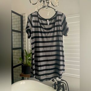 Luluroe Classic T Shirt Size Large